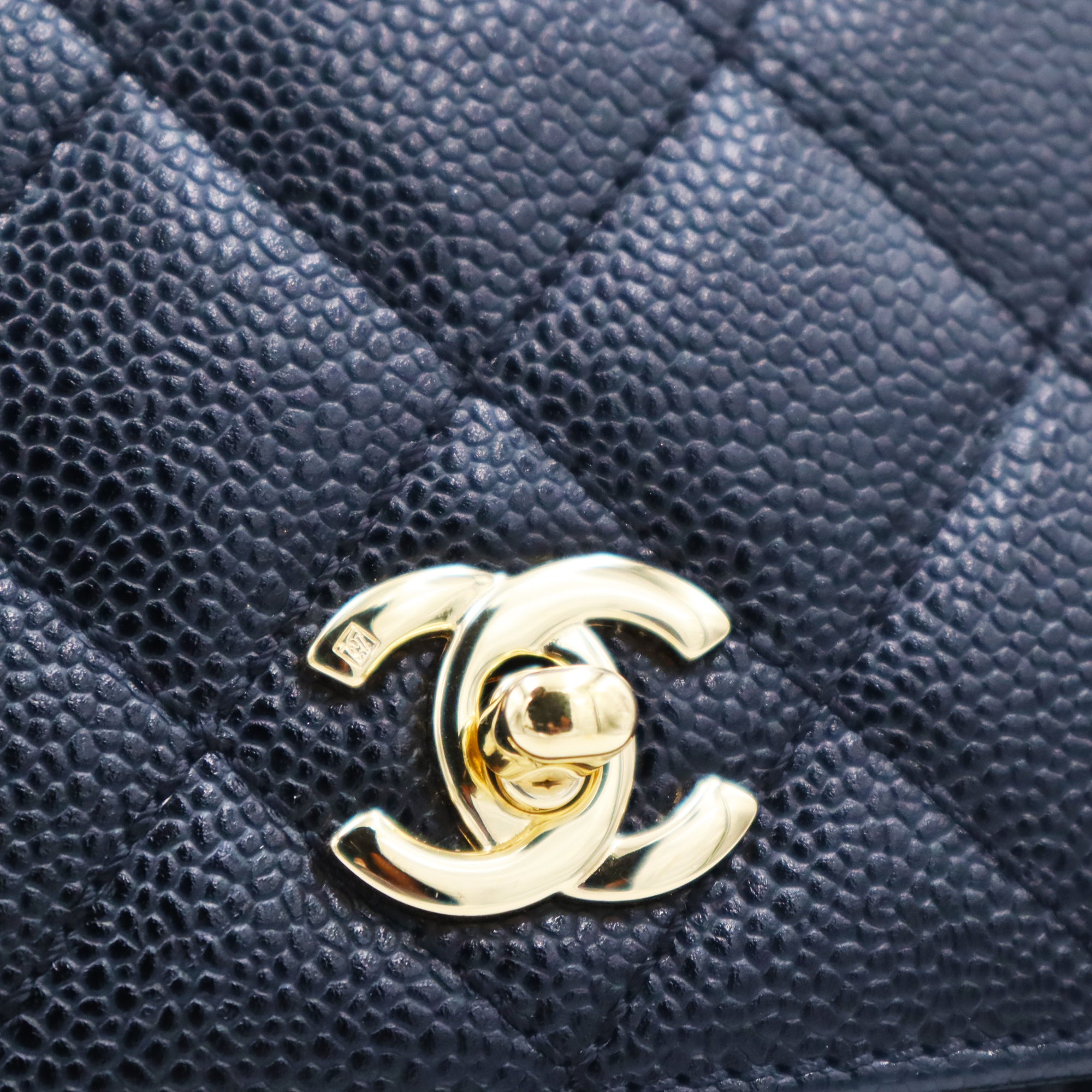 Pre-Owned Chanel Caviarskin Quilted Medium Flap Top Handle Bag 7187807